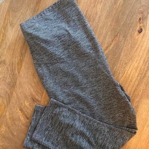 Old Navy Active | Women’s Maternity Crop Pants | Black & Grey Stripes | Size L